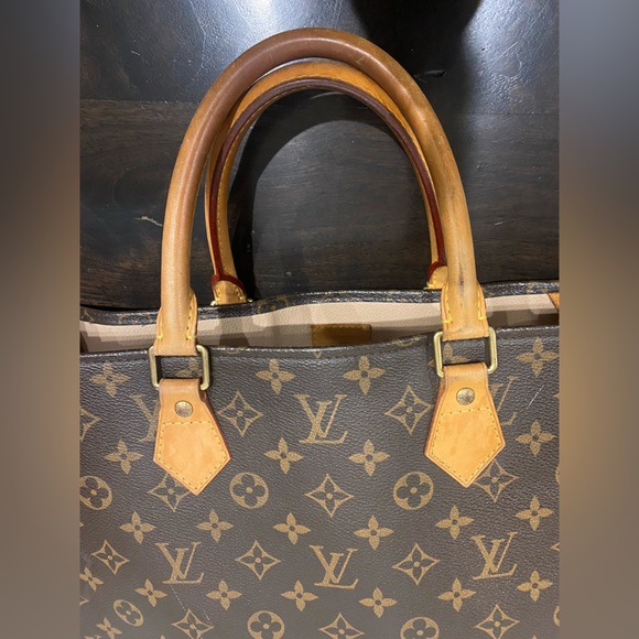 Louis Vuitton Long Tote Bag - Picture 3 of 16